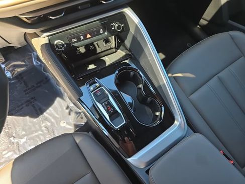 Used 2025 Audi Q5 Premium w/ Convenience Package AWD/4WD image 28