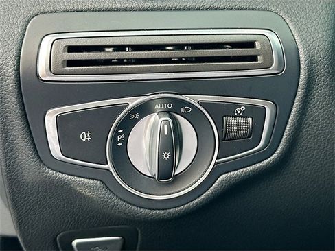 Used 2018 Mercedes-Benz C 300 4MATIC Sedan image 10
