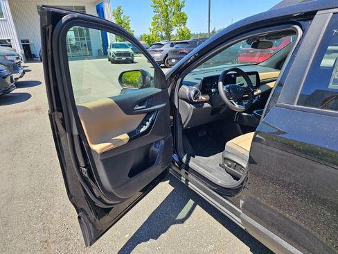 New 2026 Chevrolet Equinox ACTIV w/ Convenience Package III image 18