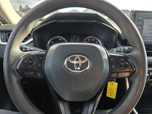 Used 2019 Toyota RAV4 LE w/ Carpet Mat Package AWD/4WD image 14