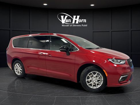 New 2026 Chrysler Pacifica Select FWD image 1
