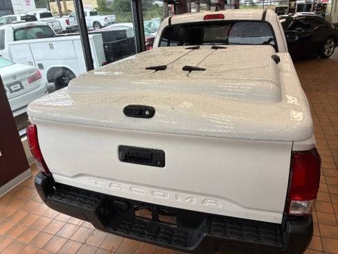 Used 2019 Toyota Tacoma SR image 8