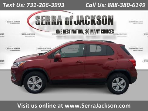 Used 2022 Chevrolet Trax LT w/ LT Convenience Package AWD/4WD image 1