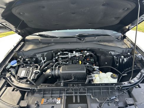 Used 2022 Ford Explorer XLT w/ Equipment Group 202A image 34