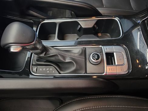 Certified 2024 Kia Telluride S FWD image 33