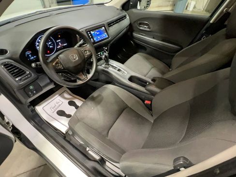 Used 2021 Honda HR-V EX image 19