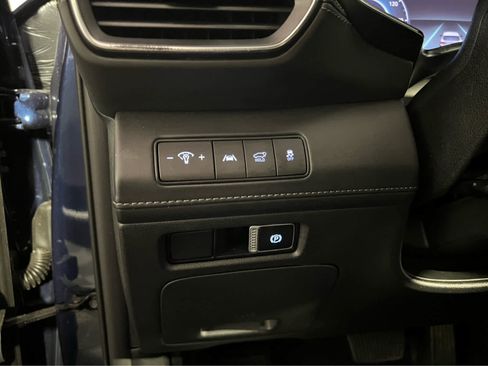 Used 2023 Hyundai Santa Fe SEL Premium image 18