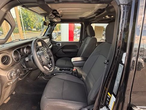 Used 2023 Jeep Wrangler Unlimited AWD/4WD image 10