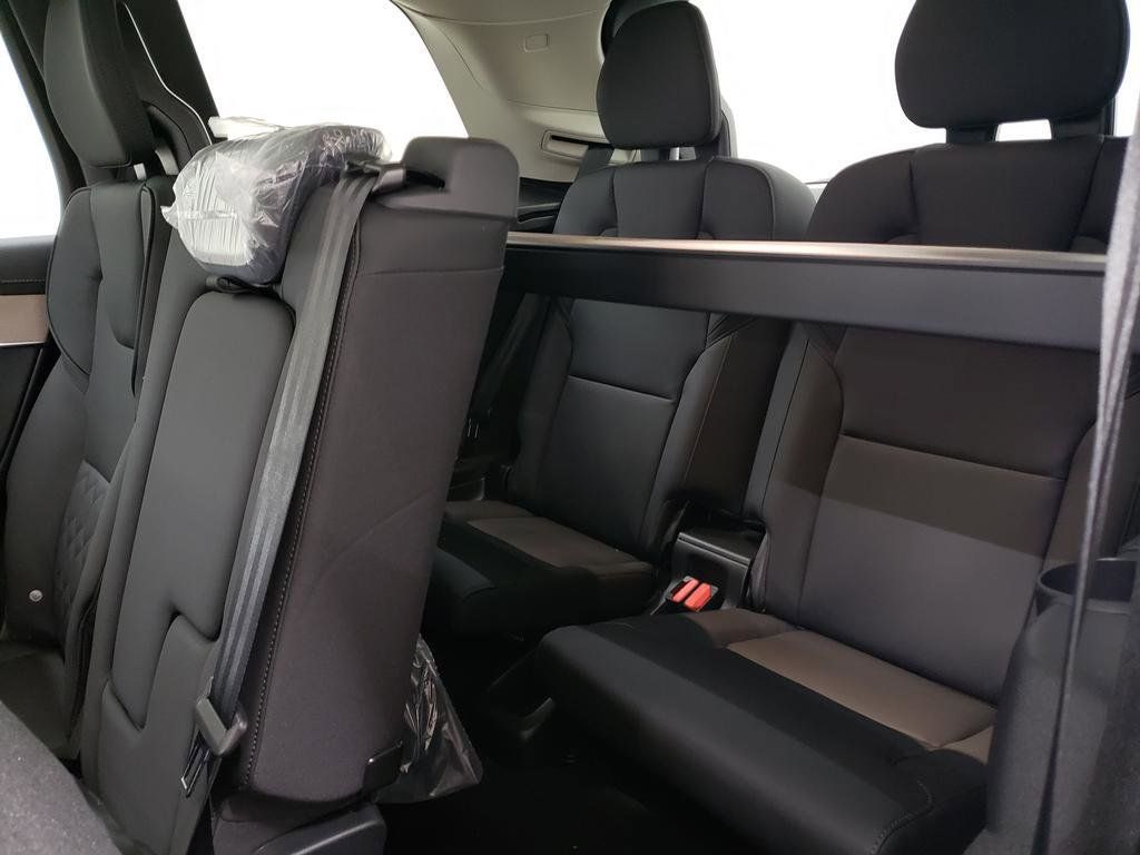 New 2025 Volvo XC90 T8 Core w/ Protection Package Premier AWD/4WD image 9