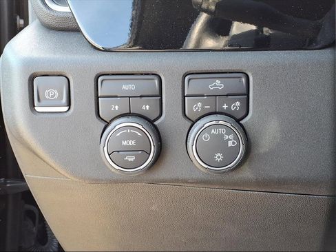 Used 2023 Chevrolet Silverado 1500 LT image 17