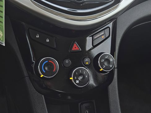 Used 2020 Chevrolet Sonic LT image 21