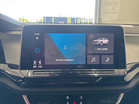 Used 2025 Volkswagen Atlas Cross Sport SE image 19