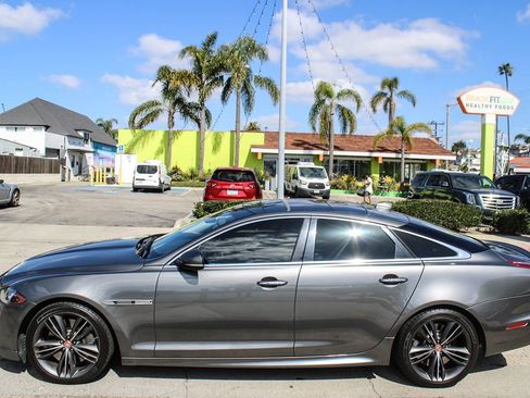 Used 2019 Jaguar XJ Supercharged image 2