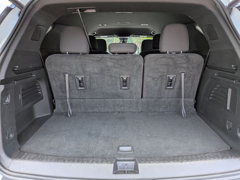 Used 2024 Chevrolet Traverse LT FWD image 13