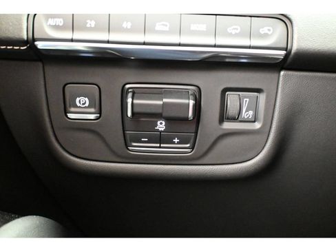 Certified 2024 Cadillac Escalade Sport w/ LPO, ONYX Package AWD/4WD image 46