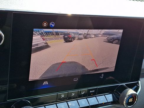 Used 2026 Chevrolet Colorado Trail Boss AWD/4WD image 18