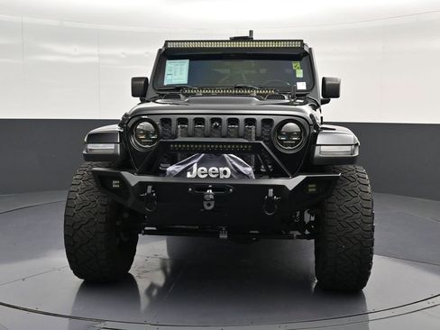 Used 2020 Jeep Gladiator Overland AWD/4WD image 6