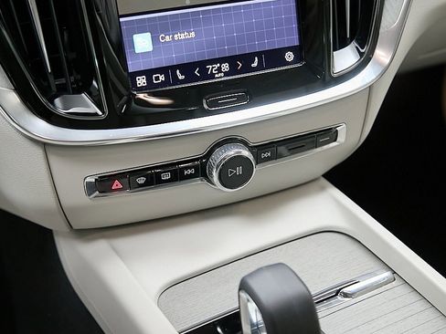 Certified 2024 Volvo S60 B5 Ultimate image 17