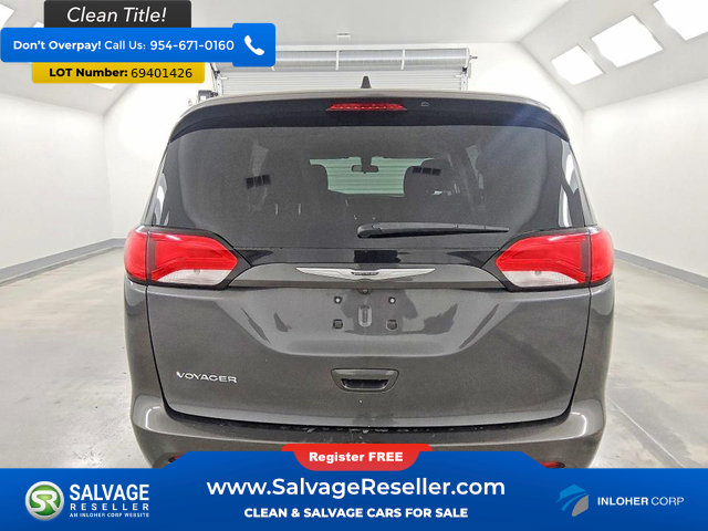 Used 2022 Chrysler Voyager LX FWD image 8