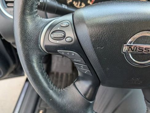 Used 2018 Nissan Pathfinder SL image 13