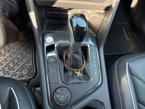 Used 2024 Volkswagen Tiguan SEL R-Line image 11