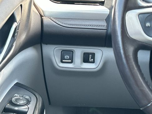 Used 2020 GMC Acadia SLT image 4