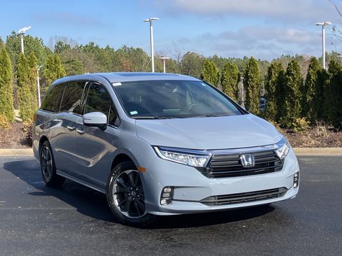 Certified 2024 Honda Odyssey Elite image 2