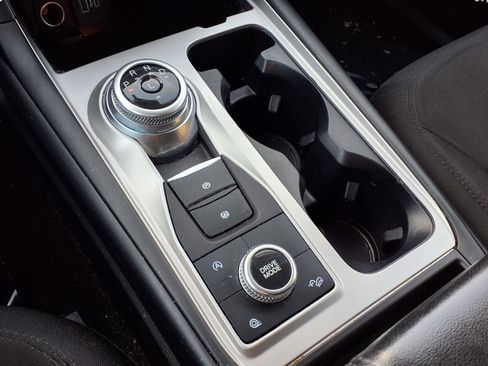 Used 2021 Ford Explorer XLT image 11