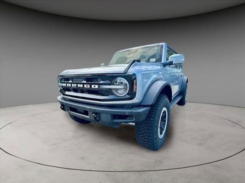 New 2024 Ford Bronco Outer Banks w/ Sasquatch Package image 1