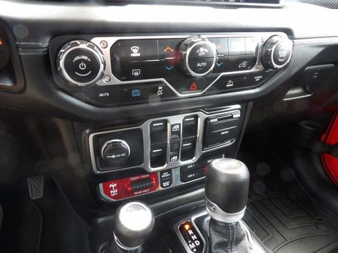 Used 2024 Jeep Wrangler Unlimited Rubicon 4xe AWD/4WD image 26