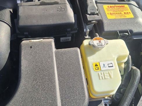 Used 2017 Kia Optima EX w/ Technology Package image 2