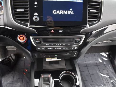 Used 2021 Honda Pilot Black Edition image 11