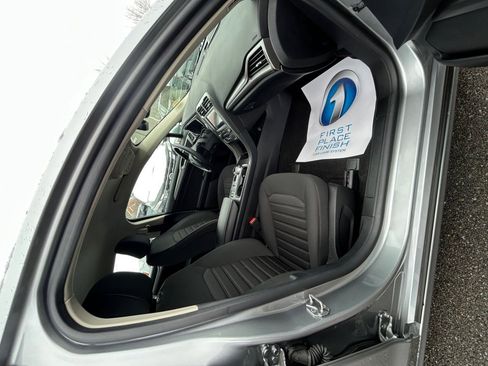 Used 2020 Ford Fusion SE image 31