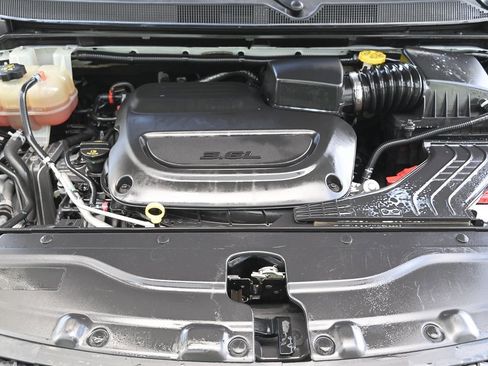 Used 2020 Chrysler Pacifica Limited image 12