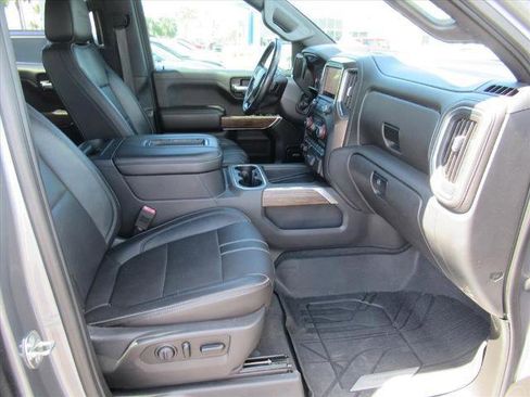 Used 2019 Chevrolet Silverado 1500 High Country w/ Technology Package image 9