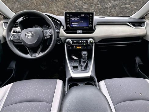 Used 2019 Toyota RAV4 XLE w/ Convenience Package image 14