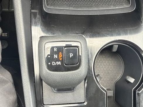 Used 2025 Nissan Rogue SV FWD image 30