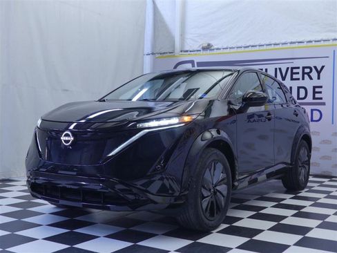 Used 2023 Nissan Ariya AWD image 4
