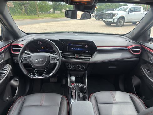 Used 2025 Chevrolet TrailBlazer RS w/ Convenience Package FWD image 15