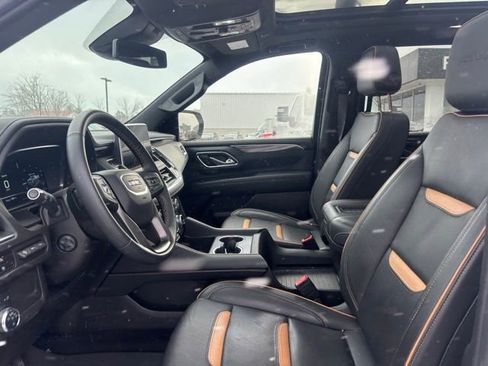 Used 2024 GMC Yukon AT4 w/ Technology Package image 9
