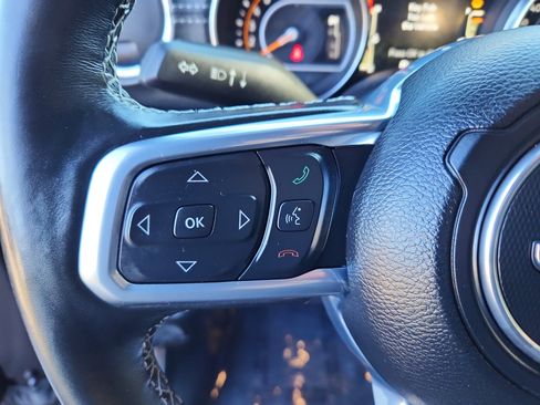 Used 2022 Jeep Wrangler Unlimited Sahara w/ Cold Weather Group image 18