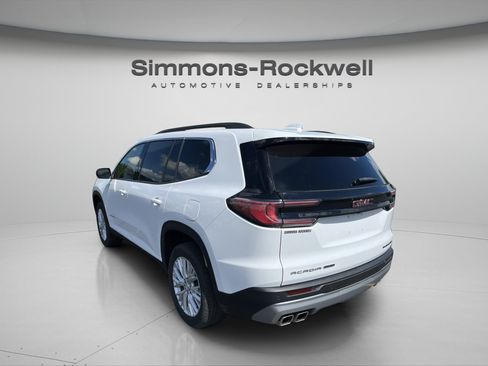 Used 2025 GMC Acadia Elevation w/ Elevation Premium Package AWD/4WD image 3