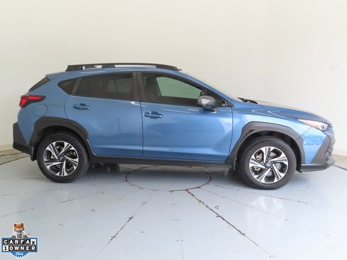 Used 2024 Subaru Crosstrek 2.0i Premium w/ Popular Package #3 AWD/4WD image 2