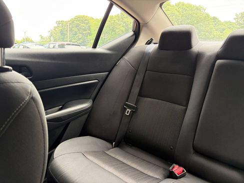 Used 2025 Nissan Altima 2.5 SV FWD image 39