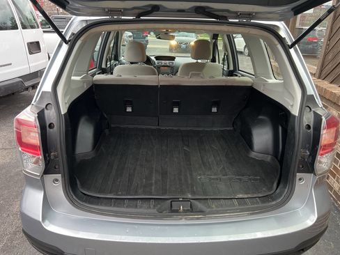 Used 2017 Subaru Forester 2.5i w/ Alloy Wheel Package image 14