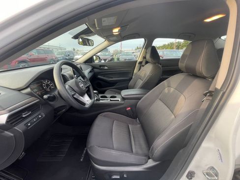 Used 2025 Nissan Altima 2.5 SV image 22