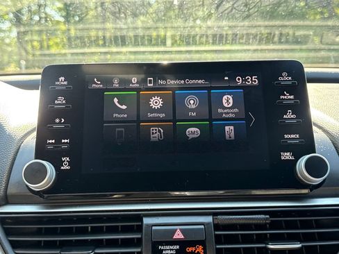 Used 2018 Honda Accord Sport image 24