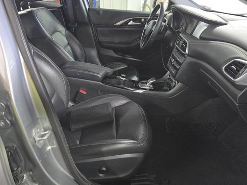 Used 2018 INFINITI QX30 Premium w/ Cargo Package image 10