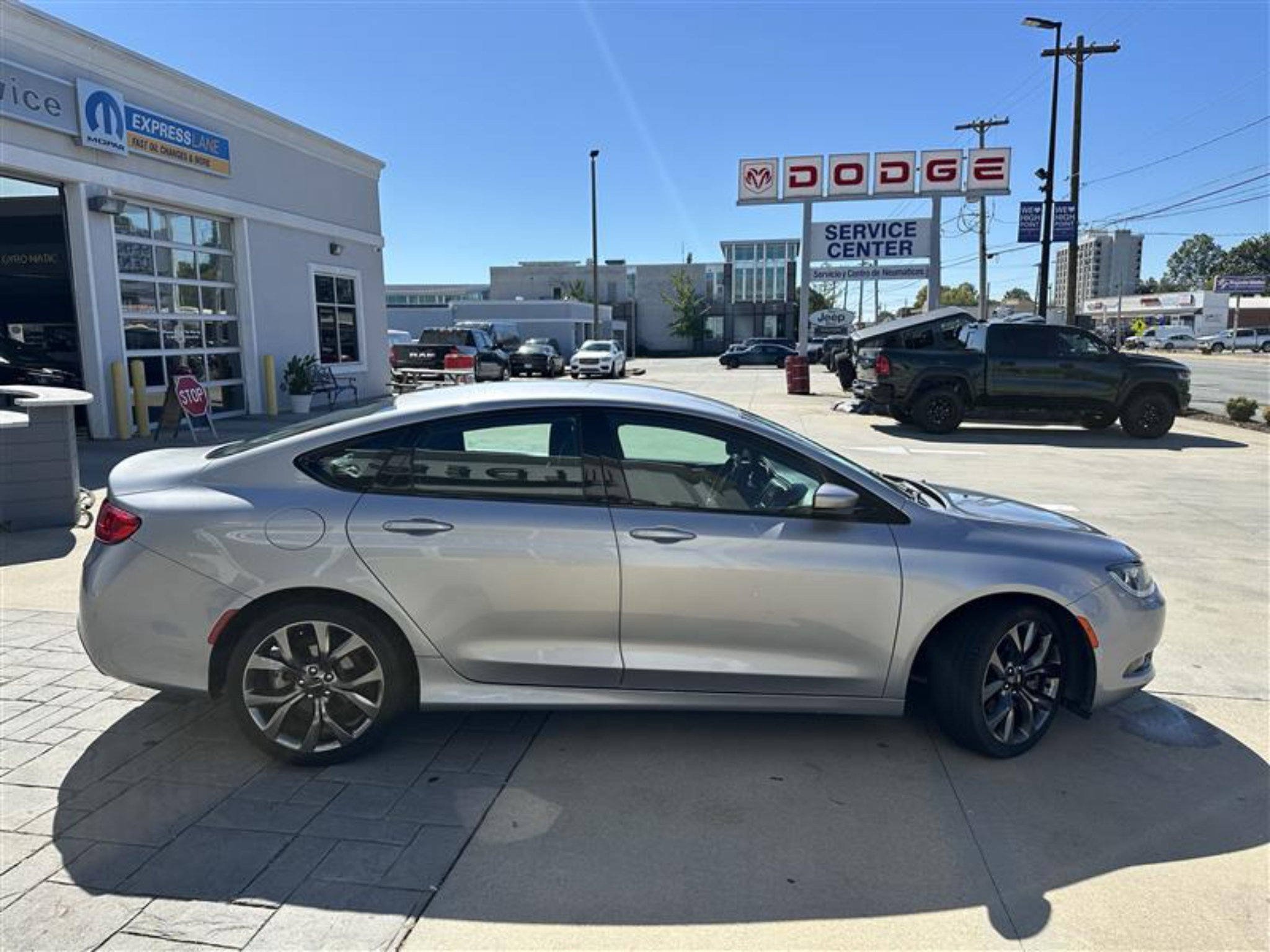 Used 2015 Chrysler 200 S w/ Comfort Group FWD image 6
