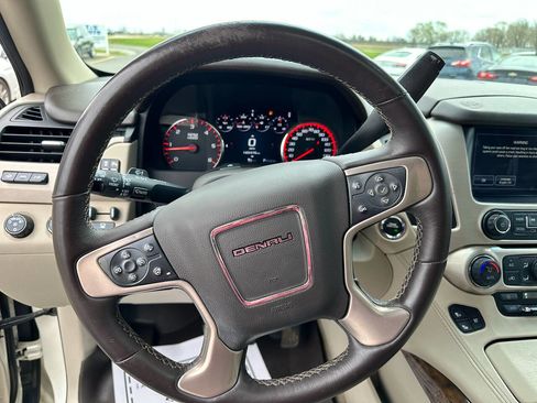 Used 2015 GMC Yukon XL Denali w/ Premium Package image 12